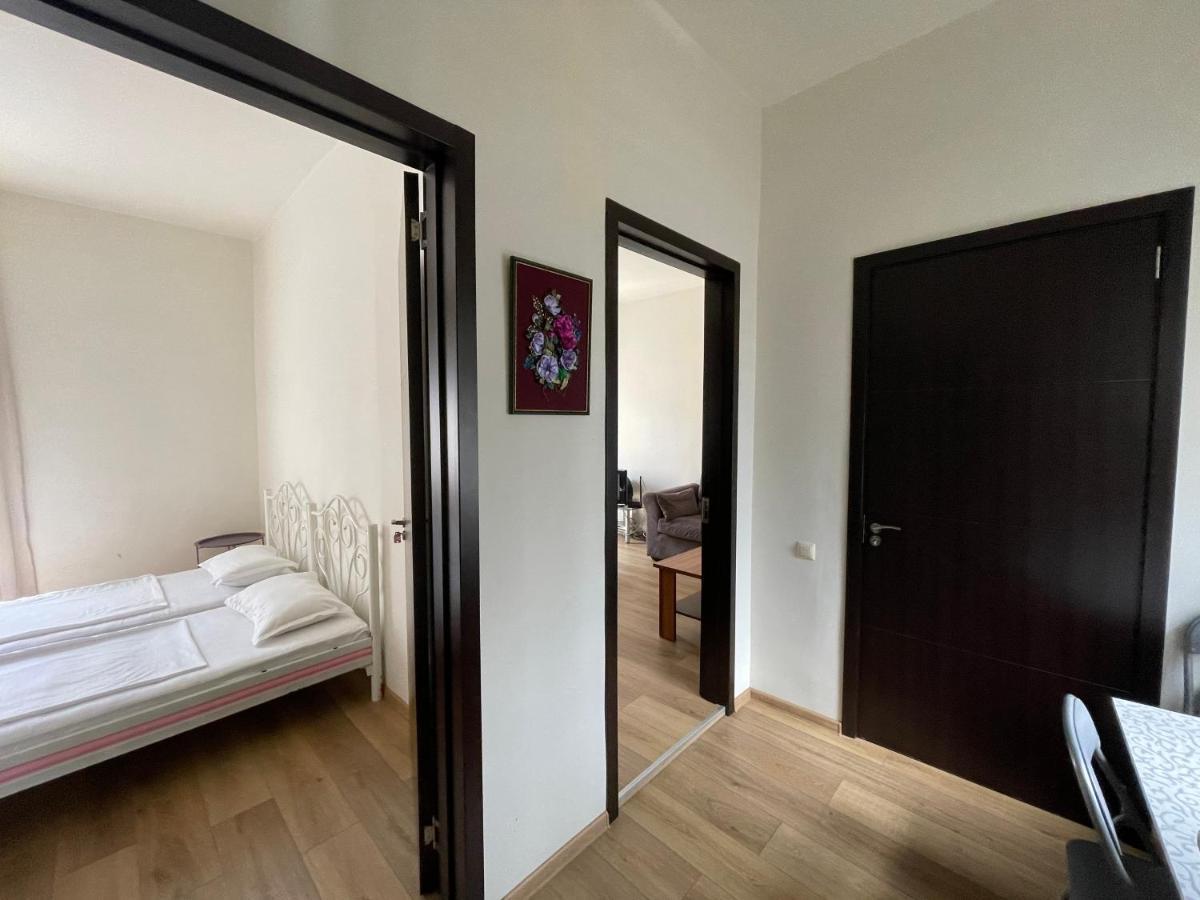 Apartment In The City Center - Old Батуми Экстерьер фото